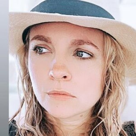 Georgia Moffett hd perfekte bild