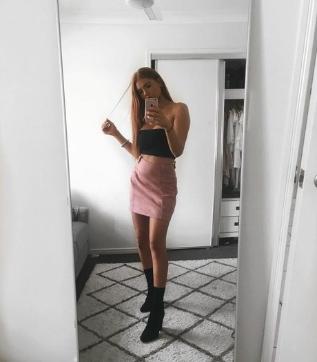 Alyssa Randall pornostar kunst archiv