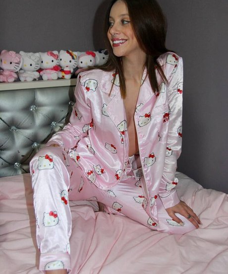 Emuna Zuzut perfekte xxx bilder