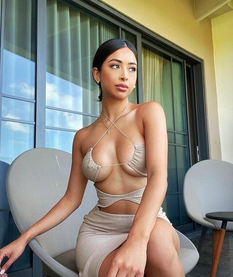 Enelly Urzua xxx sexy galerie