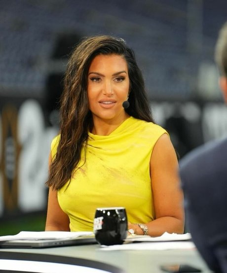 Molly Qerim schöne nacktheit bild
