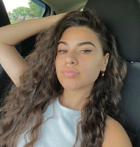 Savtiva schauspielerin beste bilder