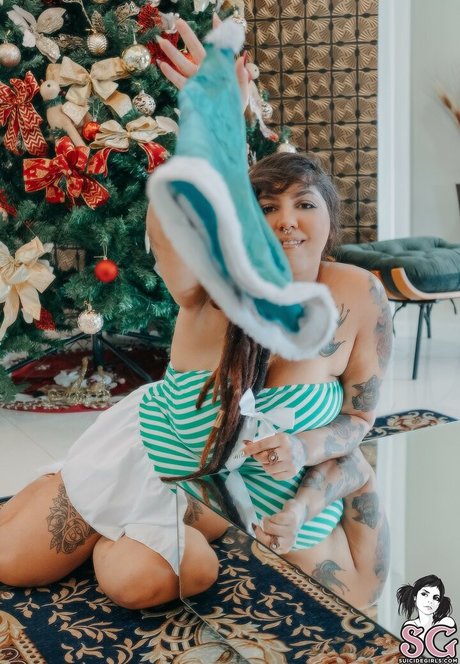 Arthemis freie nacktheit fotos