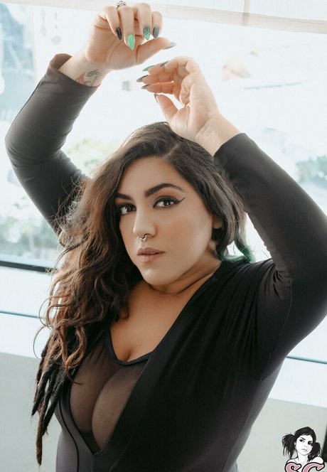 Arthemis hd sexy bilder