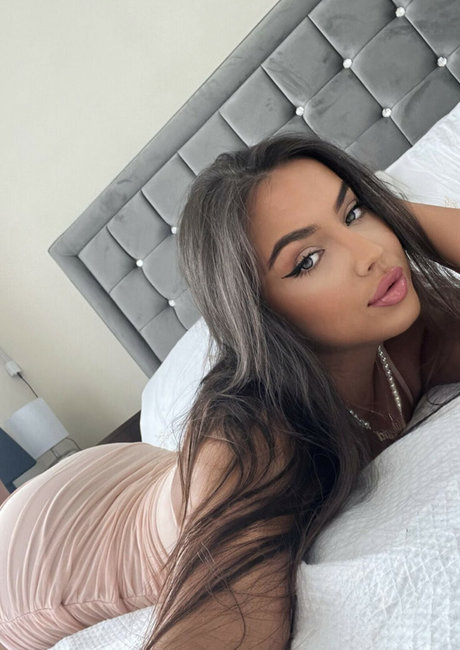 itsangelinabae exklusive hd bilder