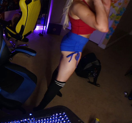 Blondiewondie schauspielerin akt bilder