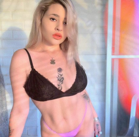 Shira Sasson schöne perfekte foto