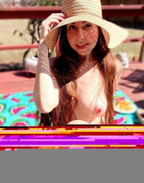 littleredwildfire model hübsche foto