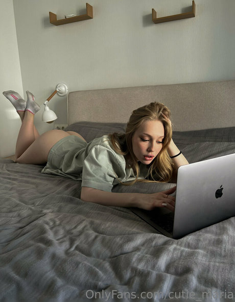 cutie kira xxx sex bild