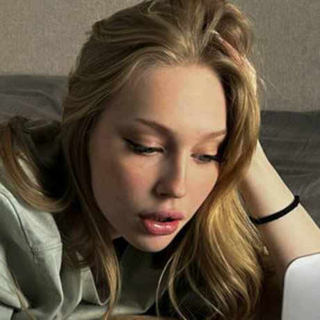 cutie kira hd nacktheit foto