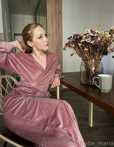 cutie kira pornostar sexy bilder