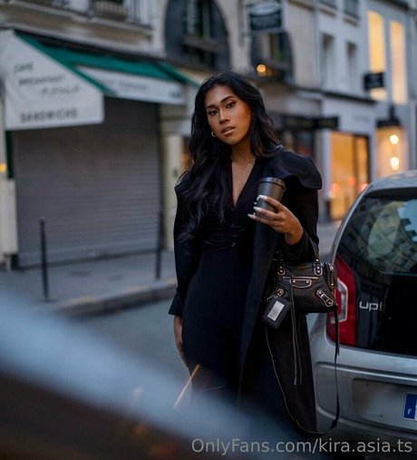 kira asia ts schauspielerin nackte bilder