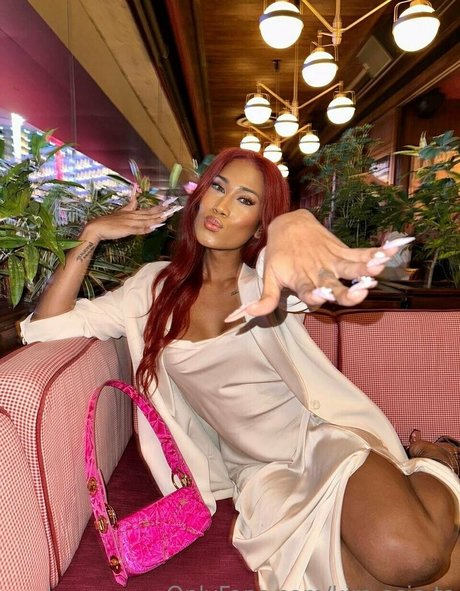 kira asia ts hübsche nackten galerien