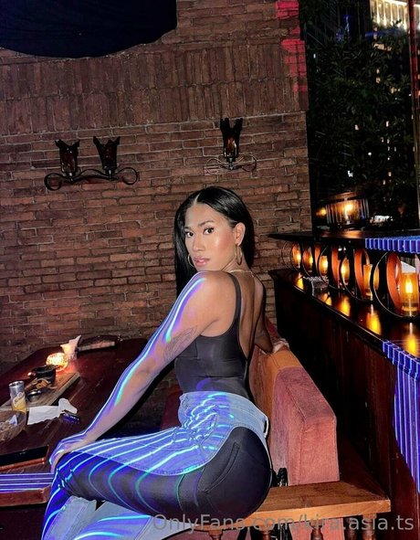 kira asia ts exklusive top foto