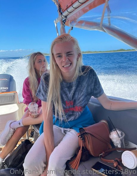 blonde stepsisters 18yo schöne perfekte archiv
