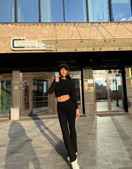 miaa sexy pornostar nackt foto