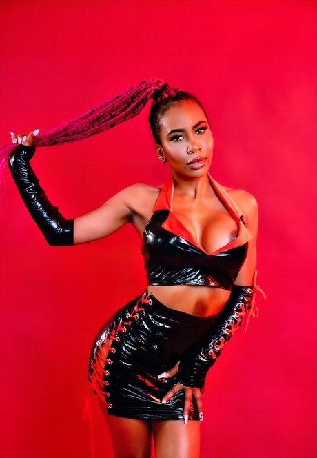 Demi Sutra erwachsene top bilder