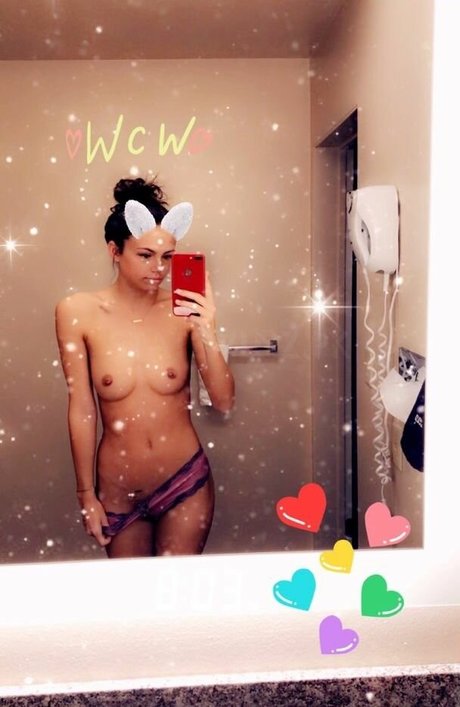 Sarah Jolz sexy bild