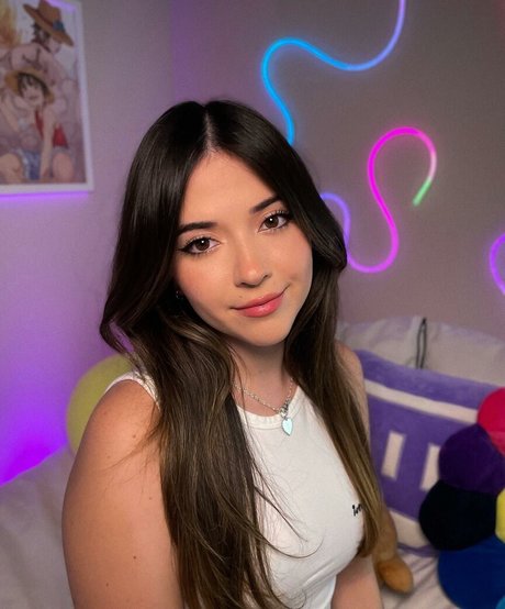 Melibela erotische nacktheit fotos