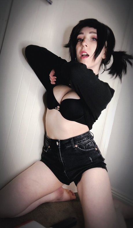 Knifearella model erotische bilder