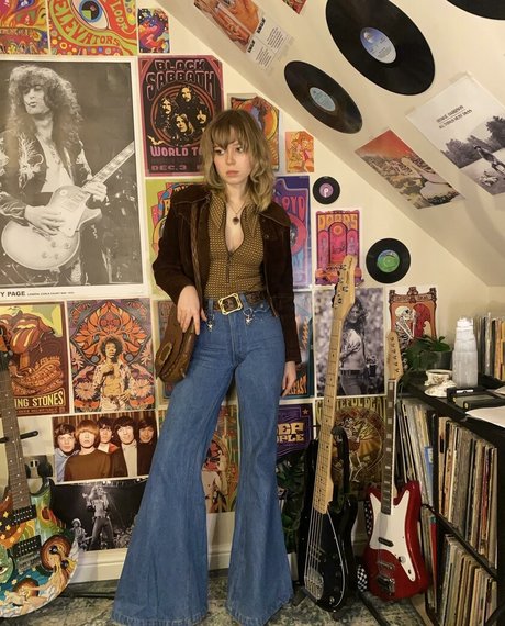 Issy Allen nackt kostenlose bilder