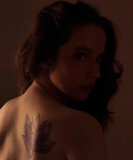 Nay Rodrigues porno nette bild