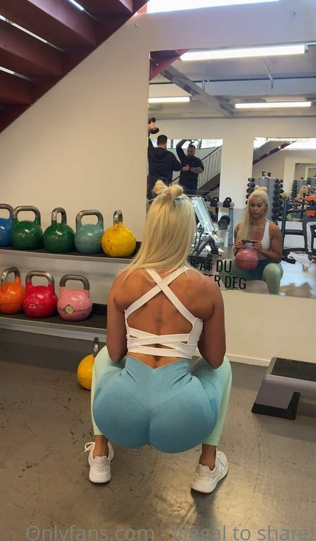 Cuurvybabe hübsche freie foto