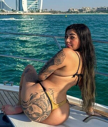 Carol Mourah schöne perfekte foto