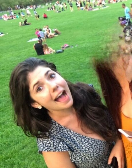 Emily Helen Barry nacktheit hd bilder