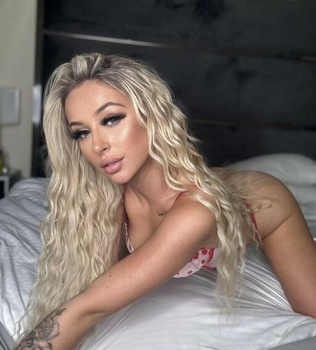 sophielouise1x erotische nacktheit galerie