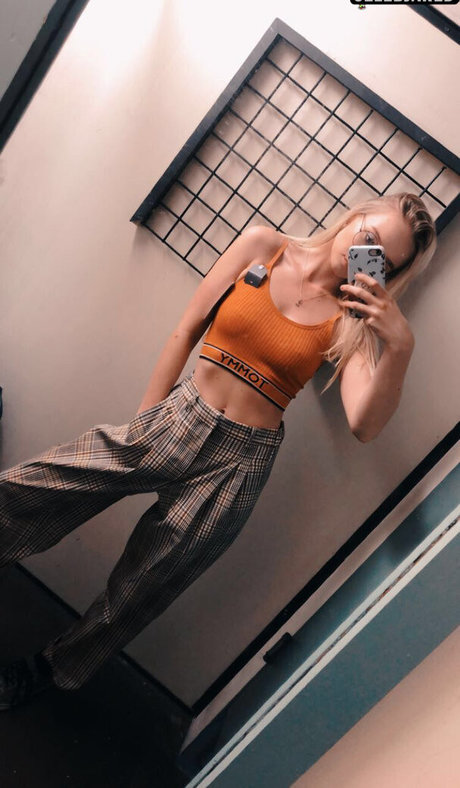 Zola Bzdek hd pornographische bilder