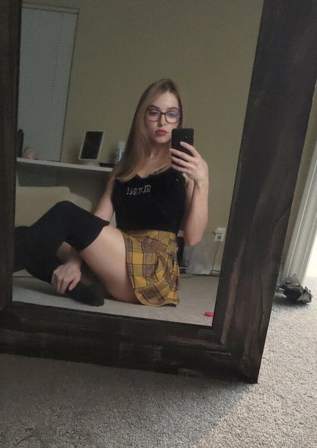 Cyndakate hübsche erotische galerien