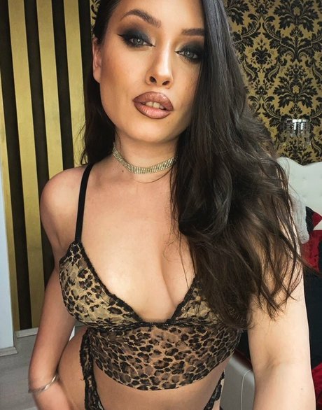 claudiroxa model pornographische bilder