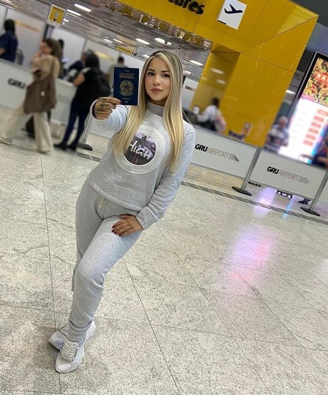 Rafaela Nakamura schöne sexy bild