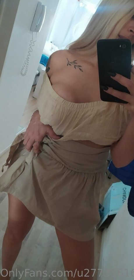 rominababe hübsche schöne bild