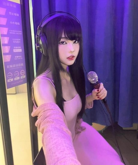 Daturakisses nackt pornografische bilder