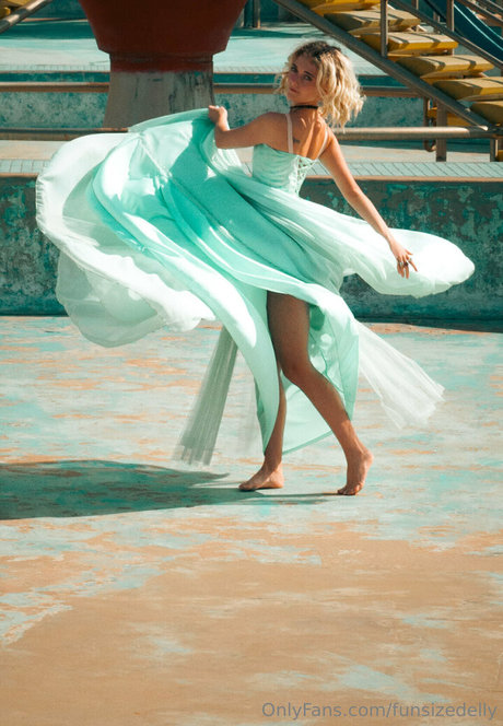 funsizedellyuwu sexy nackten fotos