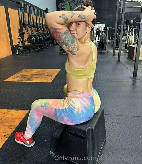 ailu perez ufc erwachsene heiße foto