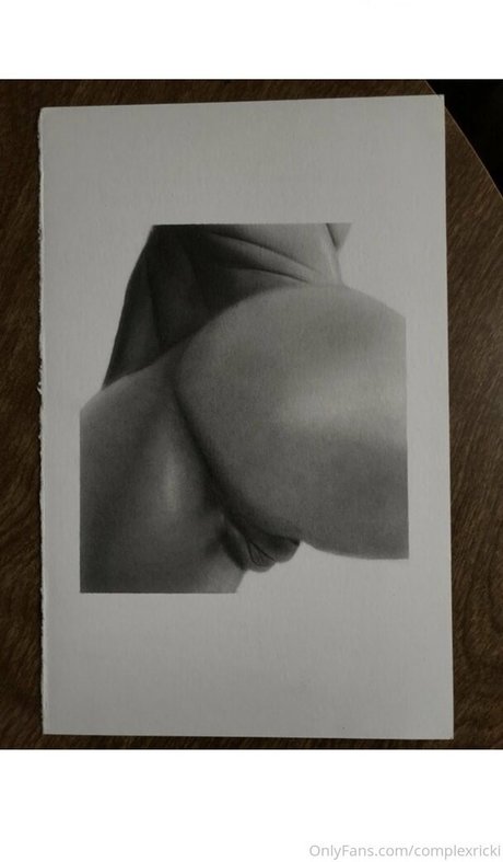 asiatische falsche titten onlyfans kunst hübsche bild