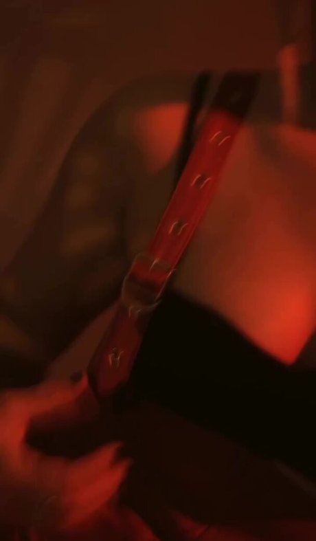 Cassadee Pope hd pornostar bild