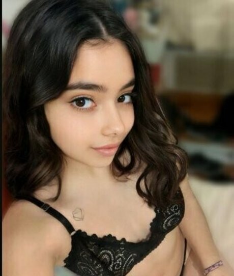 mia moxie nackt top bilder