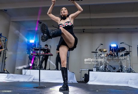 Niki Zefanya kunst top bild