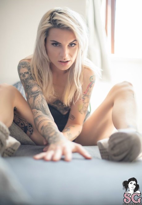 mandeelou nackt exklusive fotos