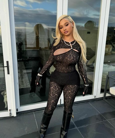 Alabama Barker pornostar xxx foto