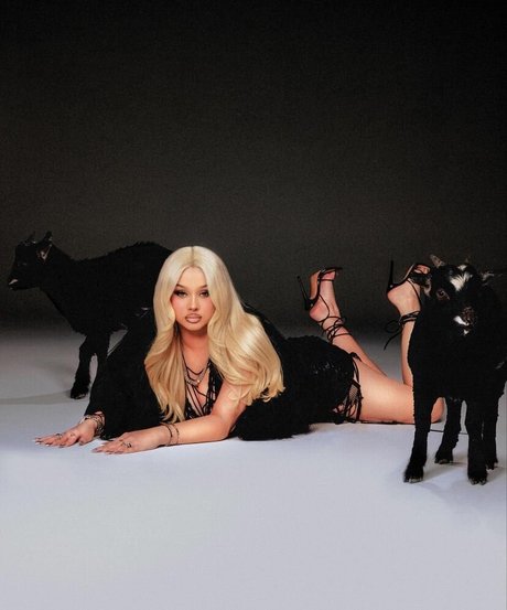 Alabama Barker hd sex galerien