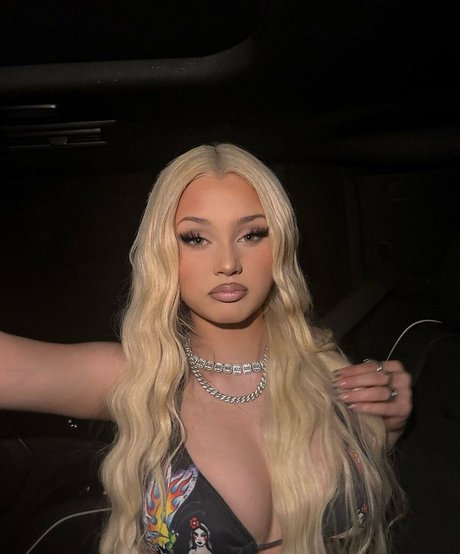 Alabama Barker kostenlose exklusive bilder