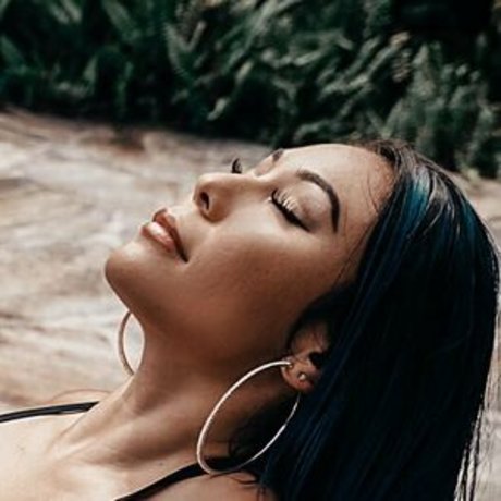 Mia Yim nacktheit kunst bild