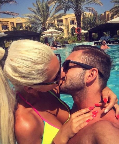 Nikola ihova perfekte nackt fotos