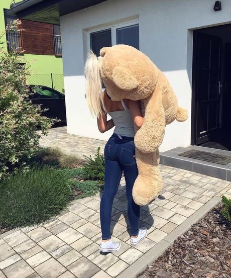 Nikola ihova kunst pornostar archiv