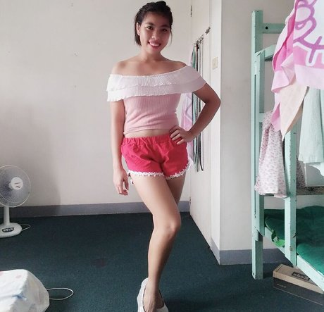 BustyCia schauspielerin exklusive foto